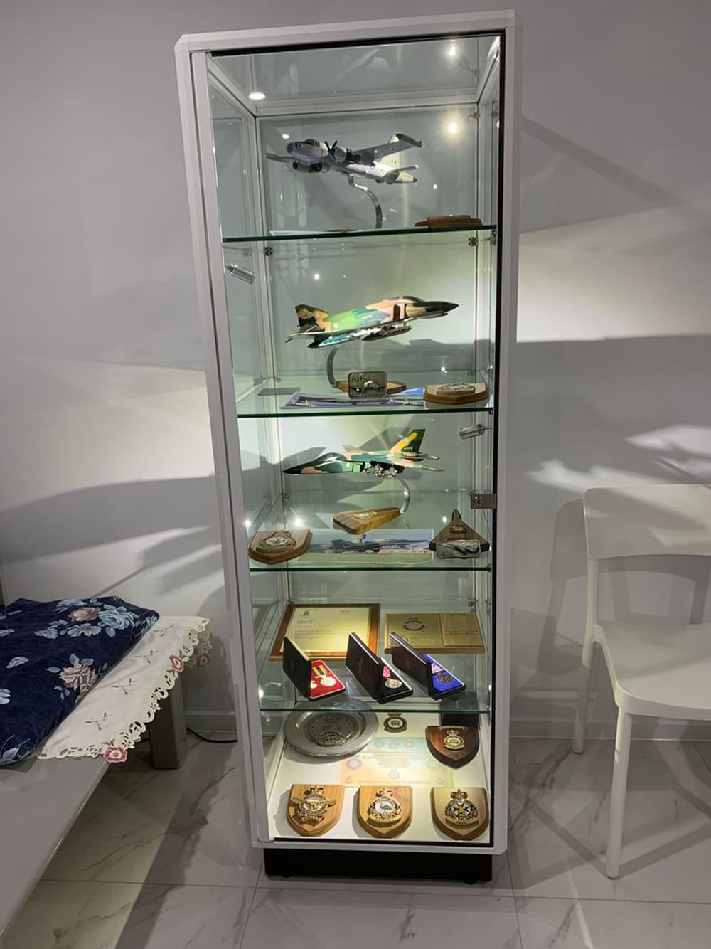 TGL display cabinet for coins from Showfront 